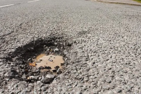 Pothole Filling Nationwide, and Surrey, Berkshire & Hampshire